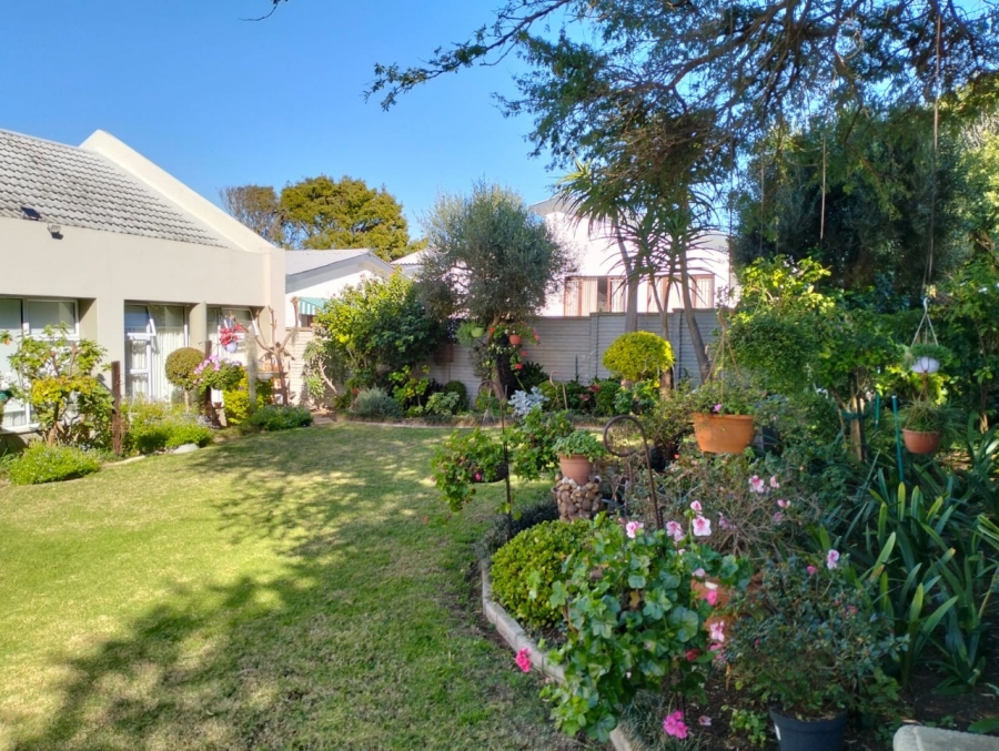4 Bedroom Property for Sale in Hartenbos Central Western Cape